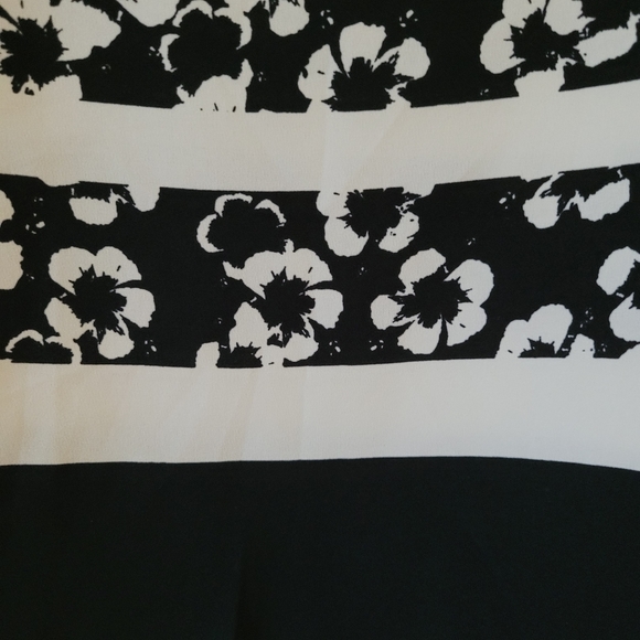 Size 2 - xs -  H&M Floral dress w/  tie belt black white - Picture 8 of 17